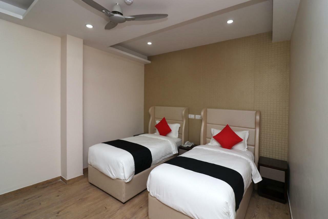 Capital O 37152 Naveen Continental Prayagraj Ngoại thất bức ảnh