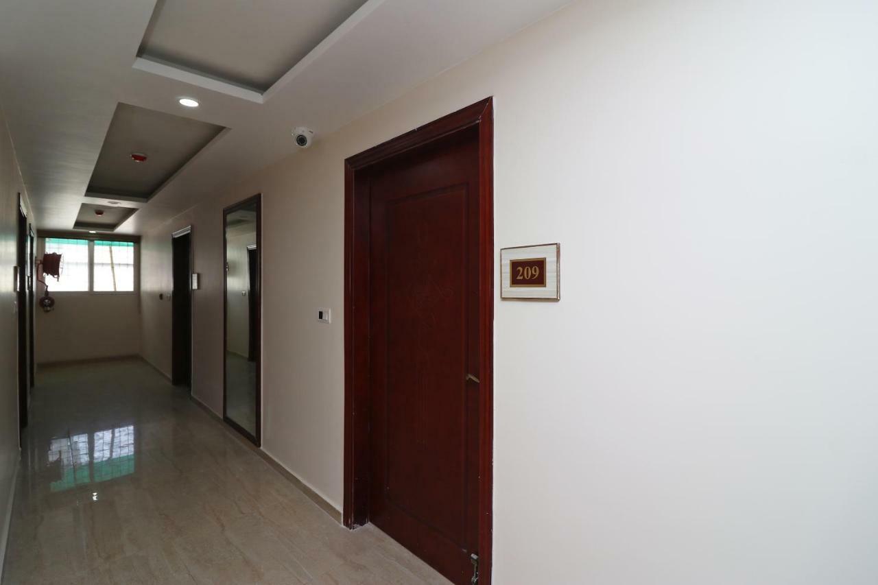 Capital O 37152 Naveen Continental Prayagraj Ngoại thất bức ảnh