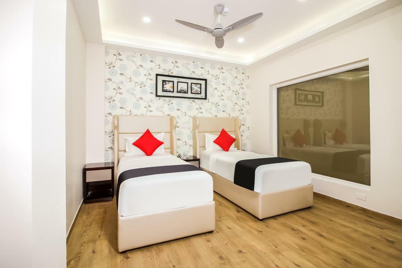 Capital O 37152 Naveen Continental Prayagraj Ngoại thất bức ảnh